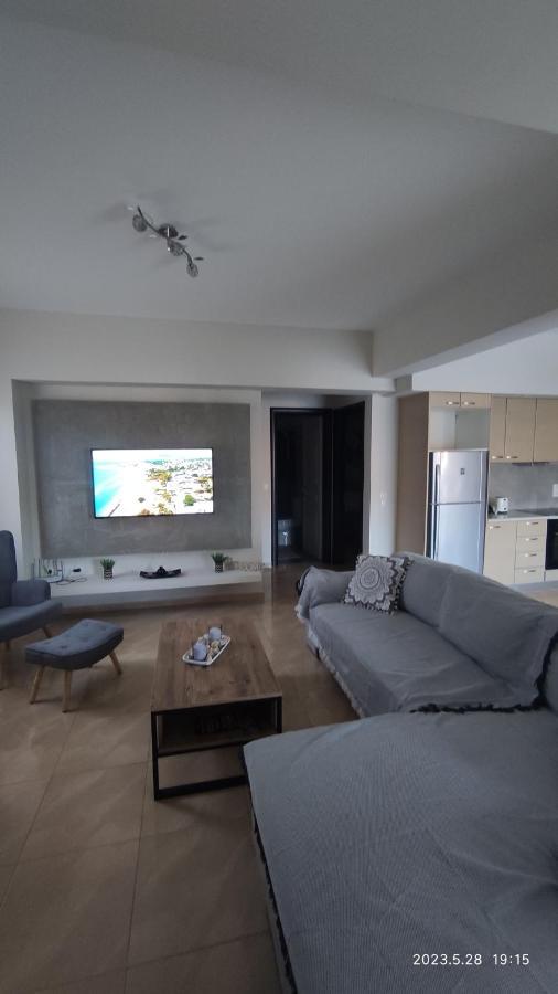 Urbi Garden Apartment Artemida  Bagian luar foto