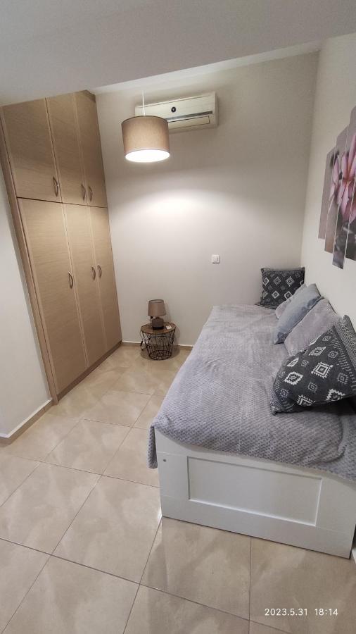 Urbi Garden Apartment Artemida  Bagian luar foto