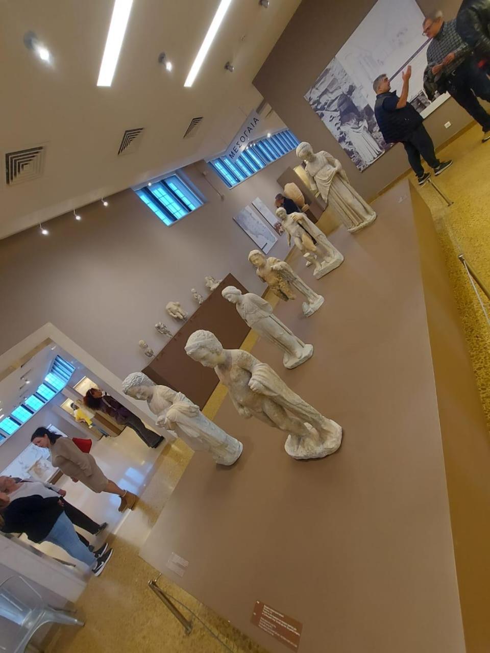 Urbi Garden Apartment Artemida  Bagian luar foto