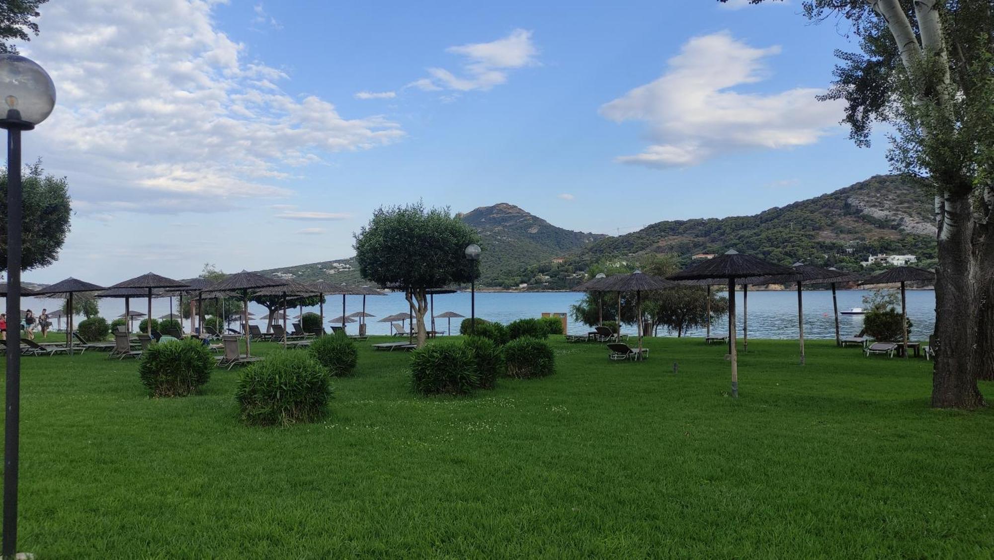 Urbi Garden Apartment Artemida  Bagian luar foto